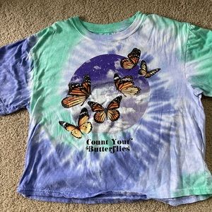 Tie-dye short sleeve t-shirt with butterflies